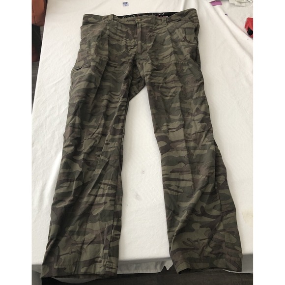 Wrangler ATG Pants Mens 38x30 All Terrain Gear Stretch Outdoor Camo Print Hiking - Picture 1 of 10